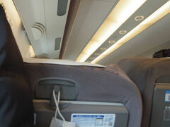 のぞみ号のグリーン席は勿論快適だったけど、やはりサンダーバード号グリーンの方が豪華でした。