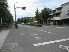 御所を出たら次に向かう所は決めていました。御所の烏丸通のお向かいです