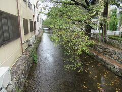 姉小路橋の下に流れているのは高瀬川