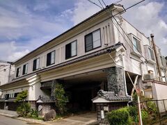 日帰り入浴会場は「旅荘みつい」…

事前に予約が必要で、「◯時から４０分間程度」といった要領です(^^)

要するに、貸し切りということです(⌒▽⌒)