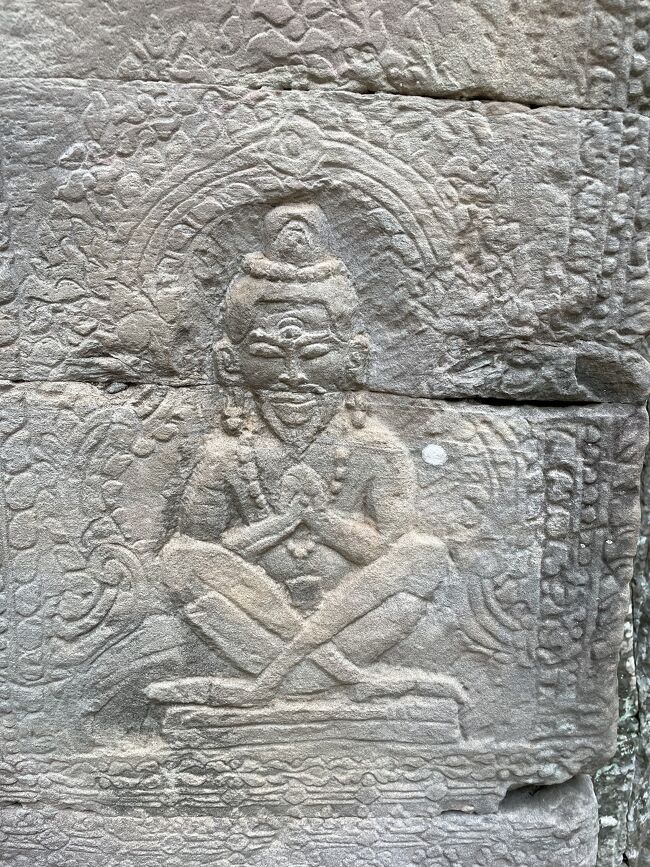 こちらにもレリーフがたくさん