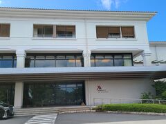修善寺駅から約25分かけて伊豆マリオットホテル修善寺に到着。送迎バスの乗車率は結構高かったですが、マリオットで降車したのは3組程度でした。