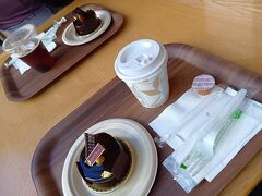 近くのオークラホテル東京ベイでケーキ食べる！

