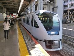 まずは都内「北千住駅」から特急「スペーシアＸ」にご乗車☆
去年デビューした特急で、今回が初搭乗☆

予め、東武線の優待乗車券をネットで安くゲットして、特急券のみ別途、購入。
乗車券分は安かったです。笑