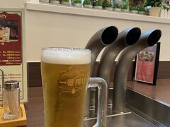 モール温泉でさっぱりしたら
晩ご飯に出かけましょう

先に電話で空席を確認してから
ホテルから徒歩5分ほどの焼肉屋さん
「JUICY DISH」にやってきました

まずはビールとキムチをオーダーして