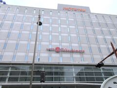 いよてつ高島屋（松山市湊町）
地階、地上9階のフロアがある総合デパート。
1階に、松山市駅（郊外線）の乗り場もあります。