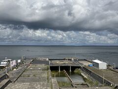 "リンナハル"という廃墟へ。ソ連時代に建てられた巨大音楽ホール。
写真撮ってて思ったけど、雲が空が近い気がした