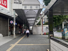 銀座街のアーケードに入るかの。。。