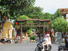 旧市街へ