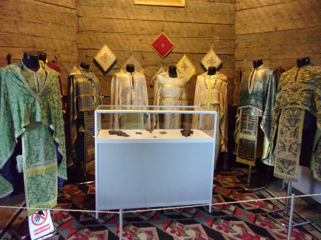 晴れの日の衣装でしょうか。