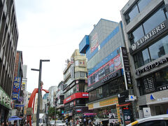最後に国際市場の土産物屋へ立ち寄りのあと自由散策となりました。