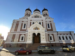 とりあえず来たけど、中に入れるわけでもなく