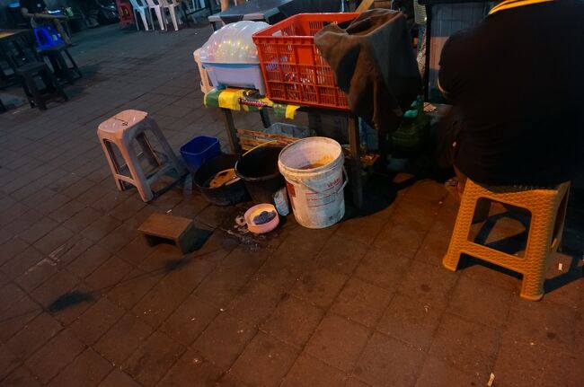 この樽で食器を洗っています・・・・・