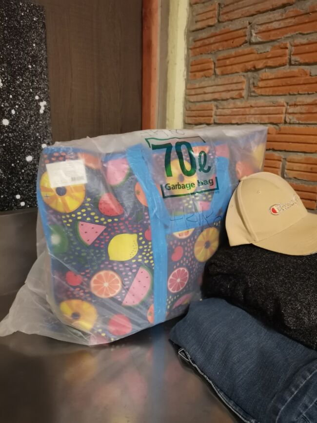 1月8日<br /><br />アイリスホステル<br />2人分で約10キロの荷物を預かってもらいます。<br />また近々戻って来ます。<br />またね～。