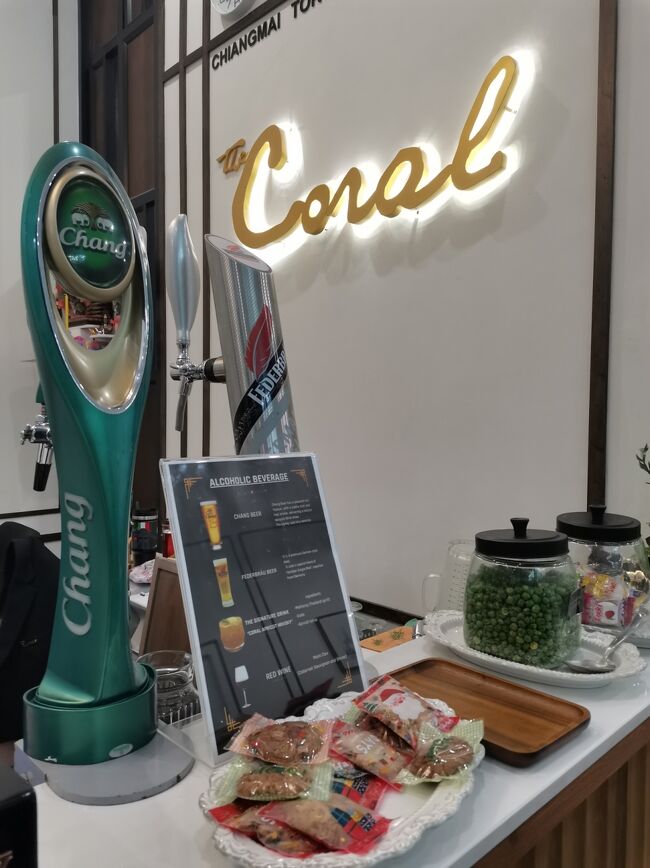チェンマイ国際空港<br />Chiangmai international airport <br />コーラルラウンジ　Coral Lounge<br /><br />生ビールもありますよ