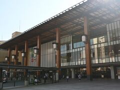 東京駅から新幹線で1時間20分、長野駅に到着