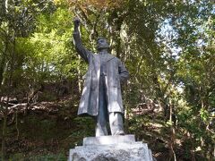 野口英世像