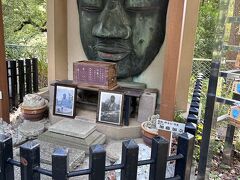 上野大仏
顔の部分だけ残ったのですね