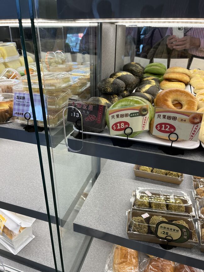 ホテル近くのパン屋、ここは美味しかった