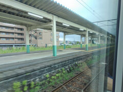 東三条。弥彦線の分岐駅。
上越新幹線開業前の特急ときの時代は毎時1本は停まってた記憶がある。