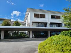 チェックアウトを済ませ送迎バスを待つのですが、送迎バスの時間を間違ってしまい、余計に待ち時間を作ってしまったので、ホテル周辺をプチ散策しました。