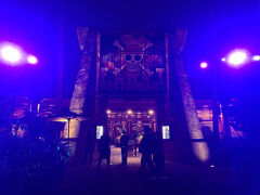 大阪市此花区『ユニバ（USJ）』ジュラシック・パーク

【ディスカバリー・レストラン】の写真。

ワンピースの世界「麦わらの一味の宴レストラン」になってます。