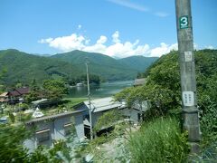 11:22 車窓から木崎湖でカヌーをする人達が見えた
天気が良く楽しそうに見えた