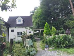 朝ごはんはピノカフェ＆ミール。
住宅街にポツンとあるのに人気で予約必至とのことで予約しておいたんだけど、たしかに予約なしのためか断られているグループを見かけたよ。