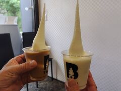 久しぶりの白一のアイスも楽しめた
このあとスーパーでいろんなヒガシマルのうどんだしとカールのチーズ味をたんまり仕入れて大阪を後にしたのだ