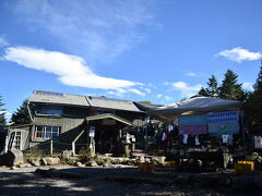 蓼科山荘に到着。