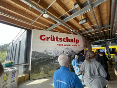 グリュッチアルプに到着しました。ここから鉄道でミューレンに向かいます。
