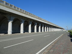 稚内港北防波堤ドーム

実際に見るととても長いです。