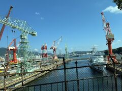 　戦艦大和などのドッグ、佐世保重工業。
　佐世保って長崎よね？まあなんと、長崎まで来てしまいました。
　ＴＣが携帯で、次の訪問先とお話し中。近くなので、声が漏れ聞こえます。クルーズじゃなくて水族館ですって。