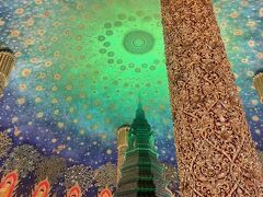 1日目は現地ツアーに参加！
その名も「フォトジェニックツアー」✨

最初の目的地はワットパクナム。
タイの代表的なインスタ映えスポットですよね☺️
緑の天井がキラキラ輝いていてとっても綺麗です♪