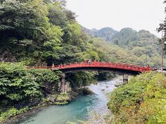 神橋。

因みに昨年に引き続き、今回の日光も雨でした…。
