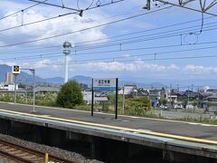 　　　　　　近江今津駅　湖西線の重要拠点
　　　　　　ここで後ろ8両が切り離し