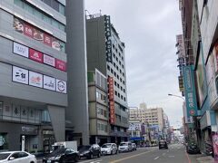 台中駅の再開発中。５年前に来た時と雰囲気が違う。
ツインスターホテルに宿泊。
992元 4800円