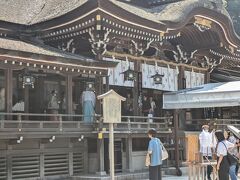 ふと気になったのは水色の袴。
調べたら水色ではなく浅葱色で神職が着る装束だということ。
赤色は巫女さんで神職とは異なるそうだが、この世界も階級社会というのも切ない。