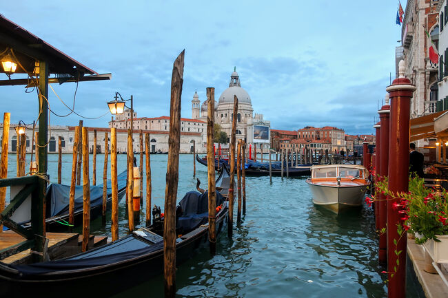 イタリア - スイス横断 デュッセルドルフ発 4泊5日旅行（ヴェネツィア