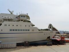 こちらは港でみかけた　
カーフェリーの方で　
それなりの大きさでした