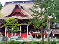羽黒山到着
ここには、羽黒山、月山、湯殿山の三神が一緒に祀られている。
茅葺の屋根が素晴らしいよ。