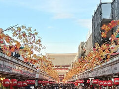 仲見世を突き抜け 浅草神社を参拝したら
　