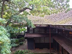旧風間家住宅　丙申堂
鶴岡第一の豪商、風間家の住宅
明治期の建物、重要文化財
当時風間家は貸金業を営んでいた。現在は荘内銀行となっている。
特徴的なのは、石を敷き詰めた屋根
ここの座敷で、映画「蝉しぐれ」のロケが行われたそうだ。