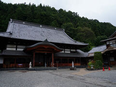 その温泉街の東の外れには、温泉寺がある。鎌倉時代創建の寺で、戦国時代には武田信玄、江戸時代には真田氏の庇護を受けたそうである。境内には、番外湯と言う外湯があるのだが、老朽化で閉鎖されていた。