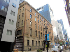 グーグルマップと格闘し、ありました

8軒目：綿業会館（日本綿業倶楽部）10:54　到着