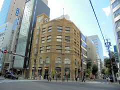 途中、大阪市船場センタービルなんかもチラッと通りながら見ました。ここはイケフェス参加施設ですが、私好みの装飾等はなかったので写真も撮っておらず、、、
カウントしないでおきます。

そして、11軒目　生駒ビルヂング　12:54　到着