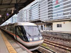 名古屋駅から特急「しなの」に乗り、まずは南木曽駅へ向かいます(^^)

現在時刻６：５５…

７時ジャストの始発に乗るのですが、それ程早い時間でもないかな…