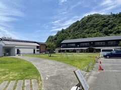 今治市岩田健母と子のミュージアムへ。
駐車場。
入場料は310円です