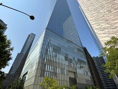 【訪問6/73】One World Trade Center　ワンワールド展望台　[エリア：ロウアーマンハッタン]
[285 Fulton St, New York, NY 10007]
展望台#1/5

【Explorer Pass/1アトラクションめ】ワンワールド展望台
展望台の入り口はビル4面のうち1面だけで、写真の反対側の車道(ウェストストリート)沿いでした。他の3面はオフィス用。