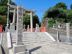 歩いて中津宮へ。